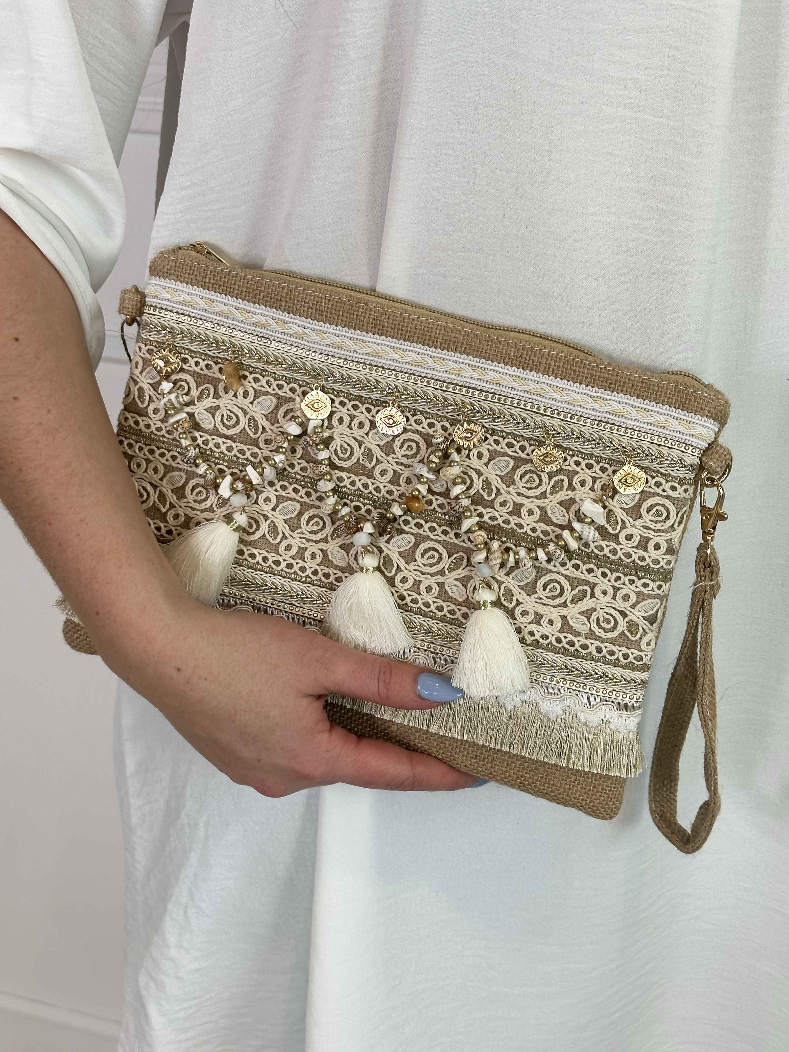 Callie - Clutch pyntet med muslinger og frynser